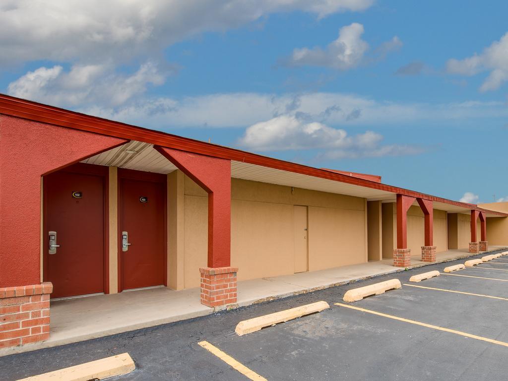 Travelers Inn Midwest City Eksteriør billede