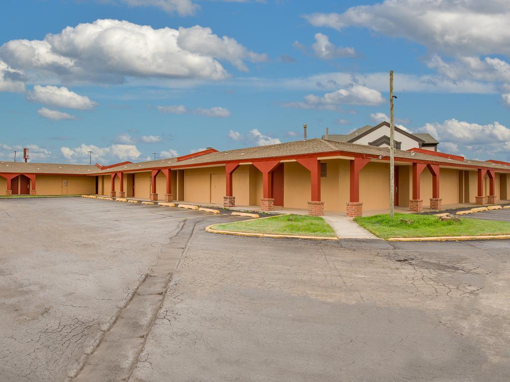 Travelers Inn Midwest City Eksteriør billede