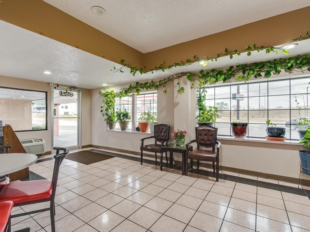 Travelers Inn Midwest City Eksteriør billede