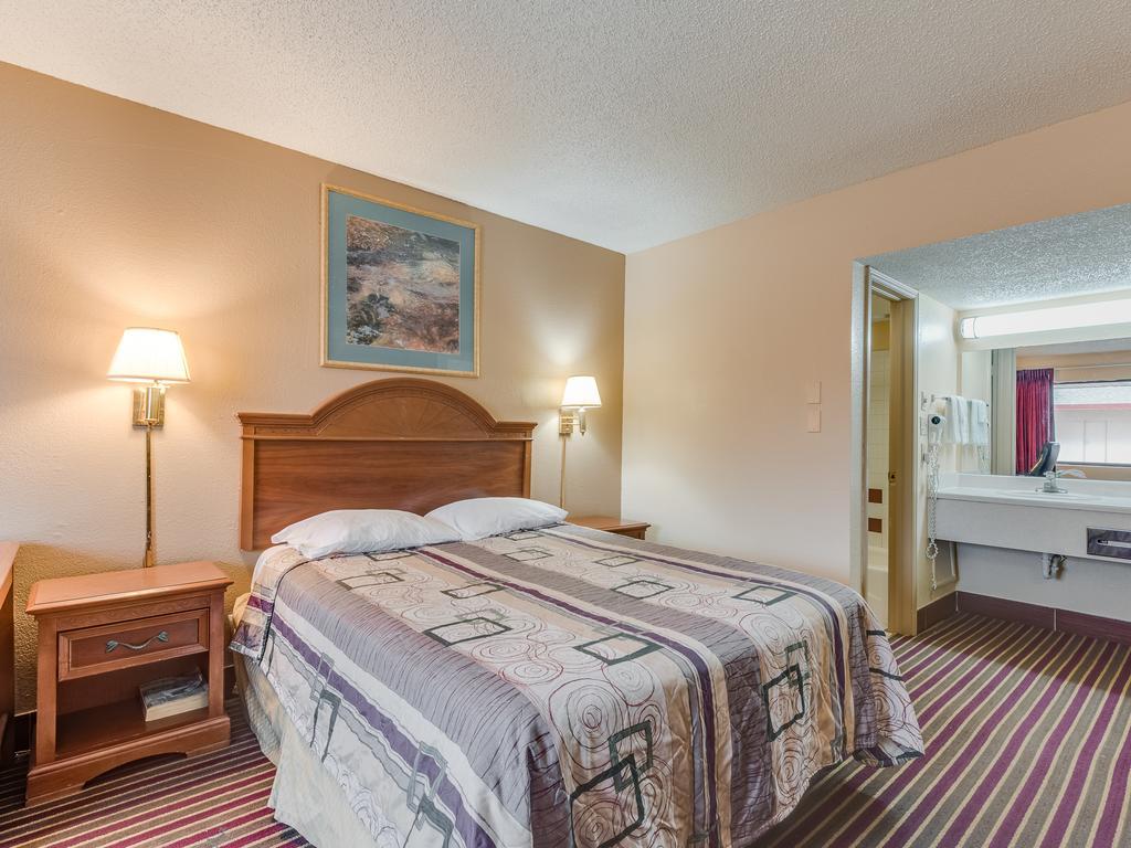 Travelers Inn Midwest City Eksteriør billede