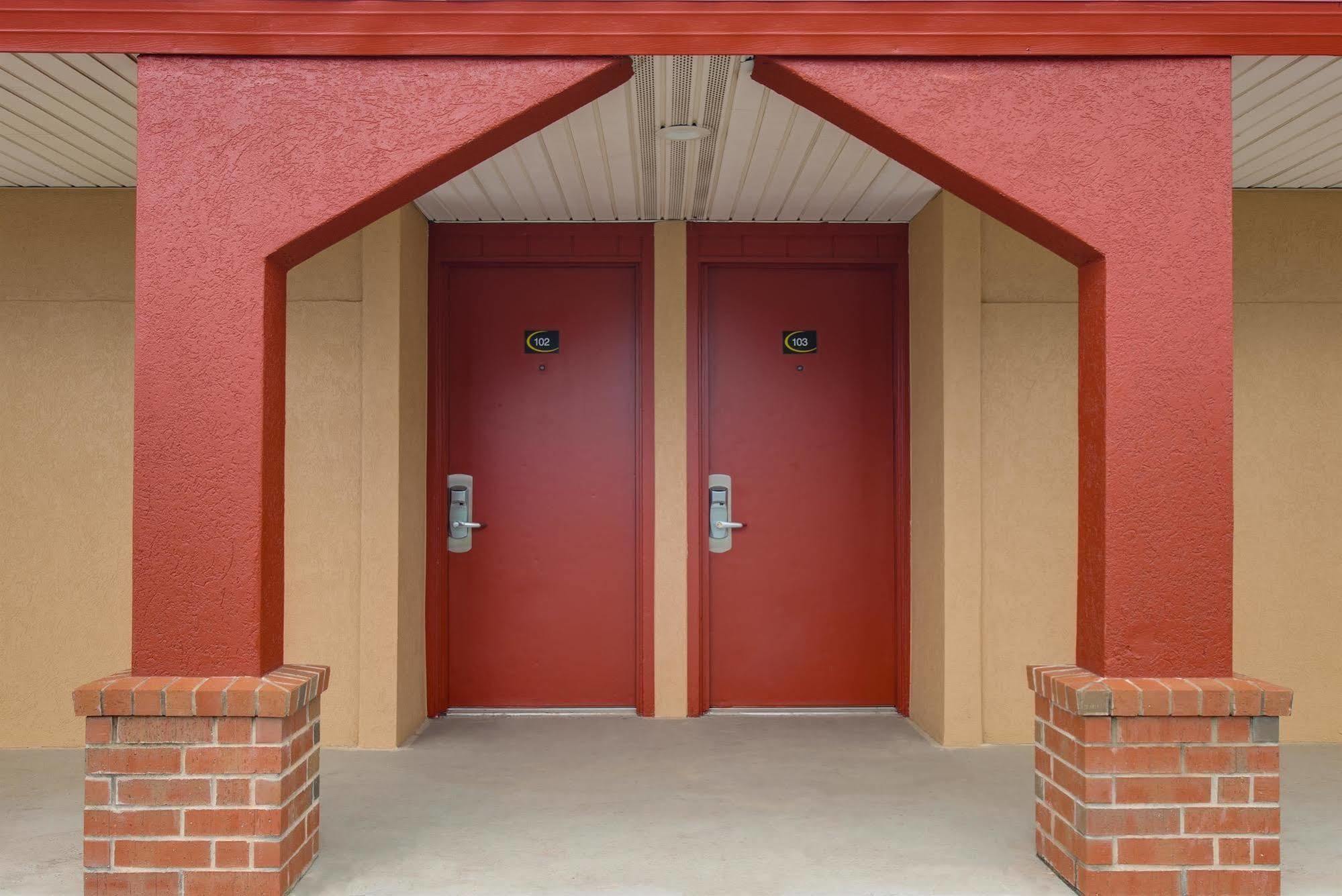 Travelers Inn Midwest City Eksteriør billede