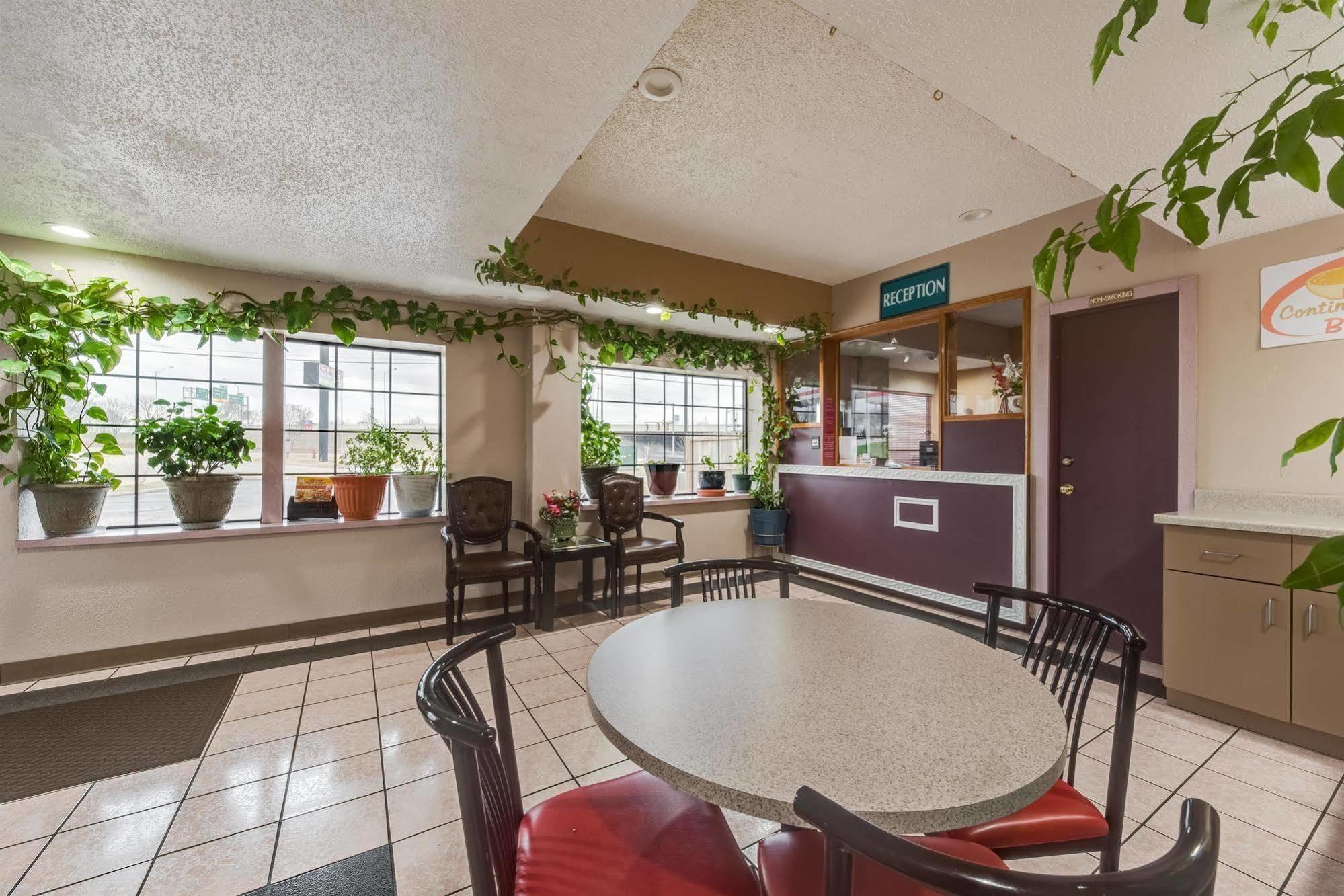 Travelers Inn Midwest City Eksteriør billede