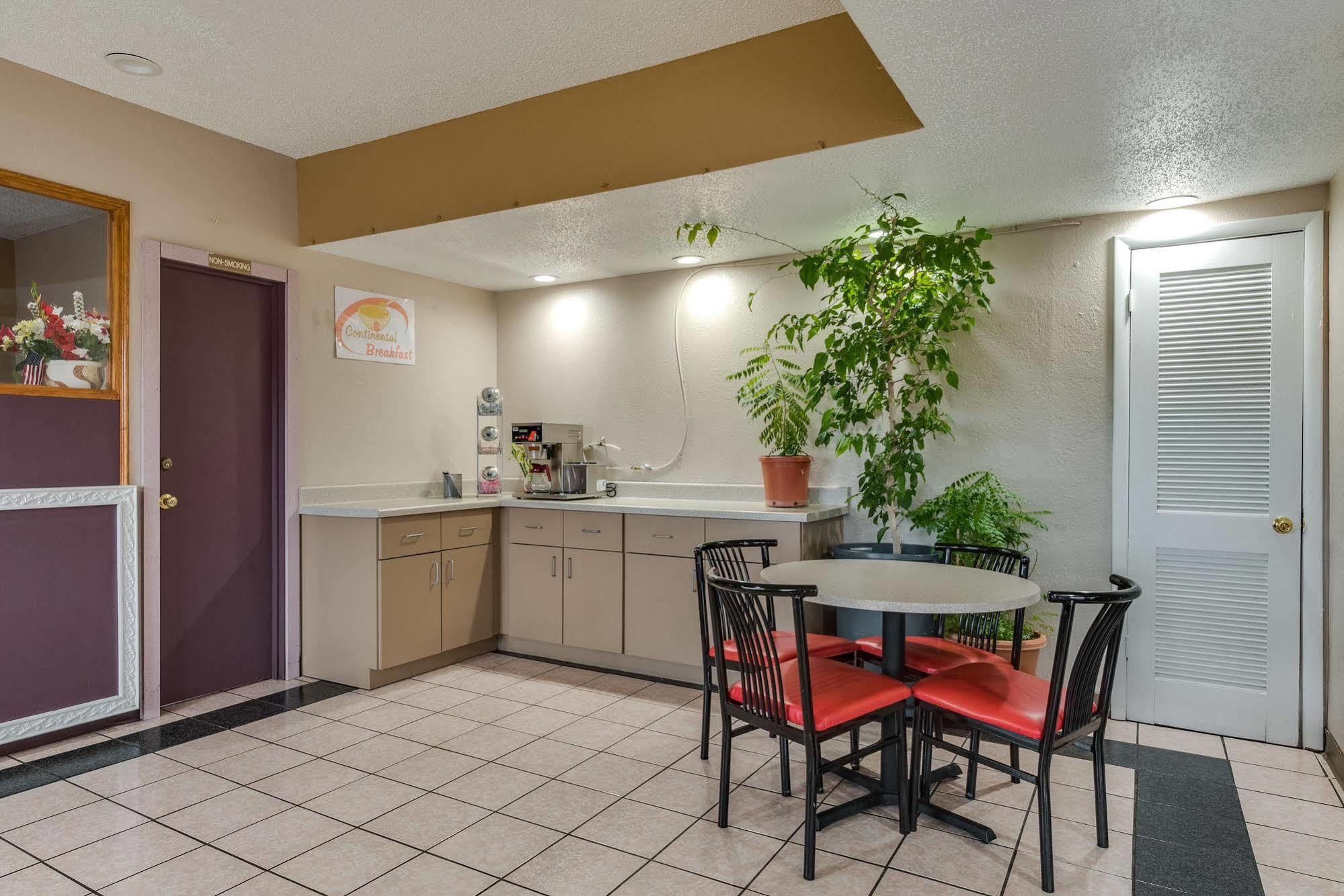 Travelers Inn Midwest City Eksteriør billede