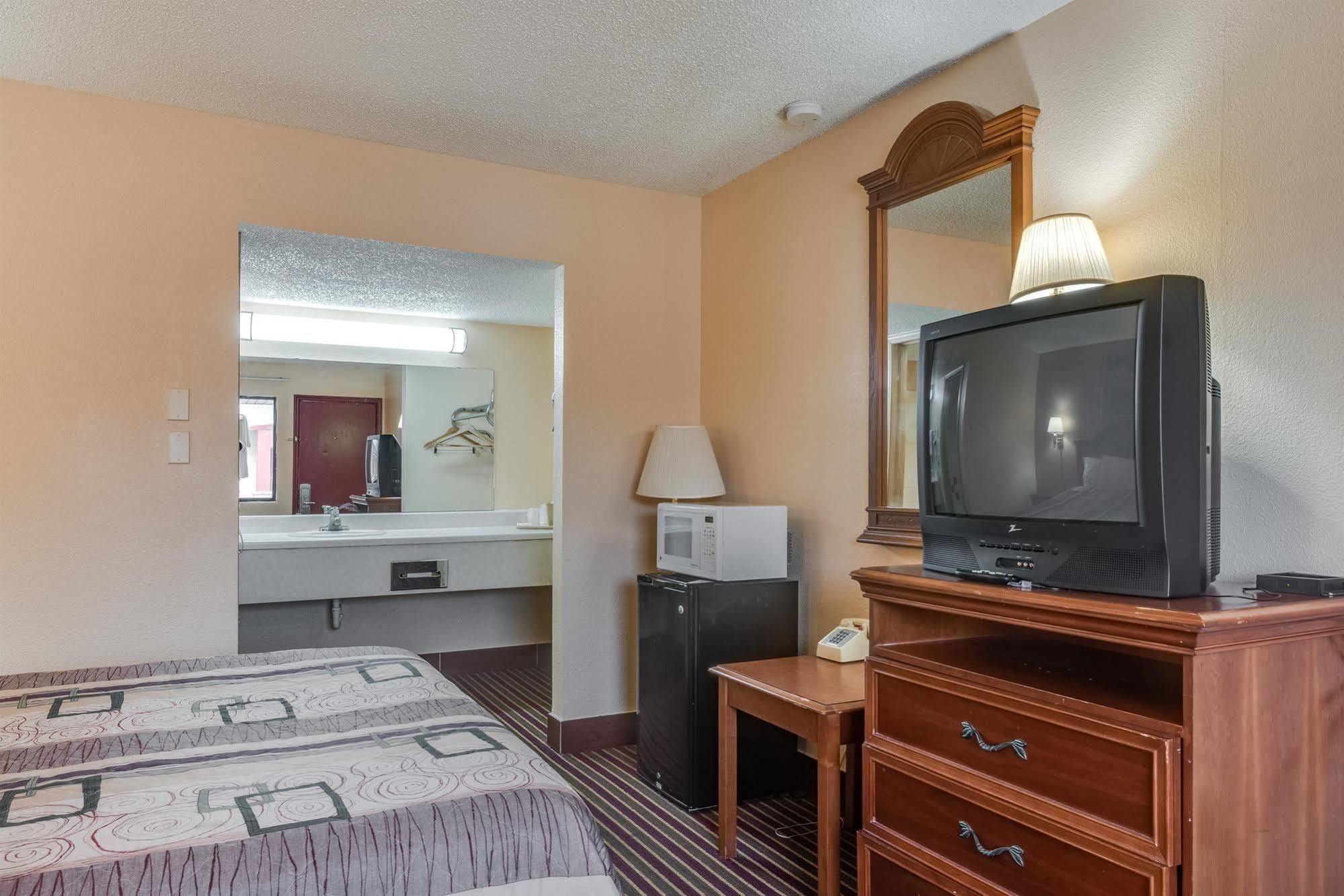 Travelers Inn Midwest City Eksteriør billede